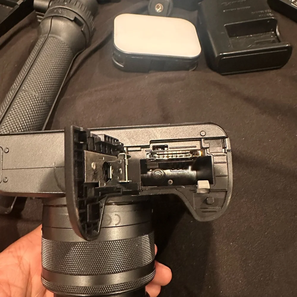 Canon M50 Camera + Tripod, Camera Bag, Lighting, Extra Batteries & Chargers